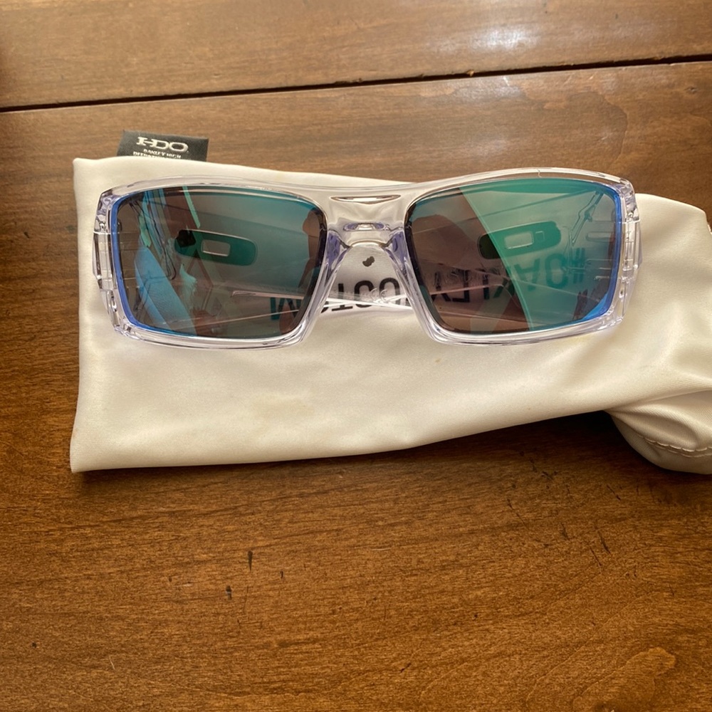 COPY - Oakley shades